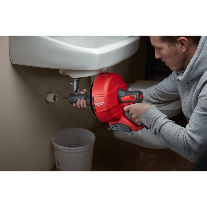 Машина прочистна акумуляторна MILWAUKEE, M12 BDC8-202C, трос 8м (зарядний пристрій С12 С , 2 акумулятори М12 В2 2Аг, відро, карт