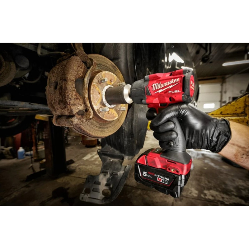 Гайковерт акумуляторний безщітковий 3/8'' MILWAUKEE, М18 FMTIW2F38-0X, 813Нм, з кільцем (каркас, кліпса для реміня, HDкейс)