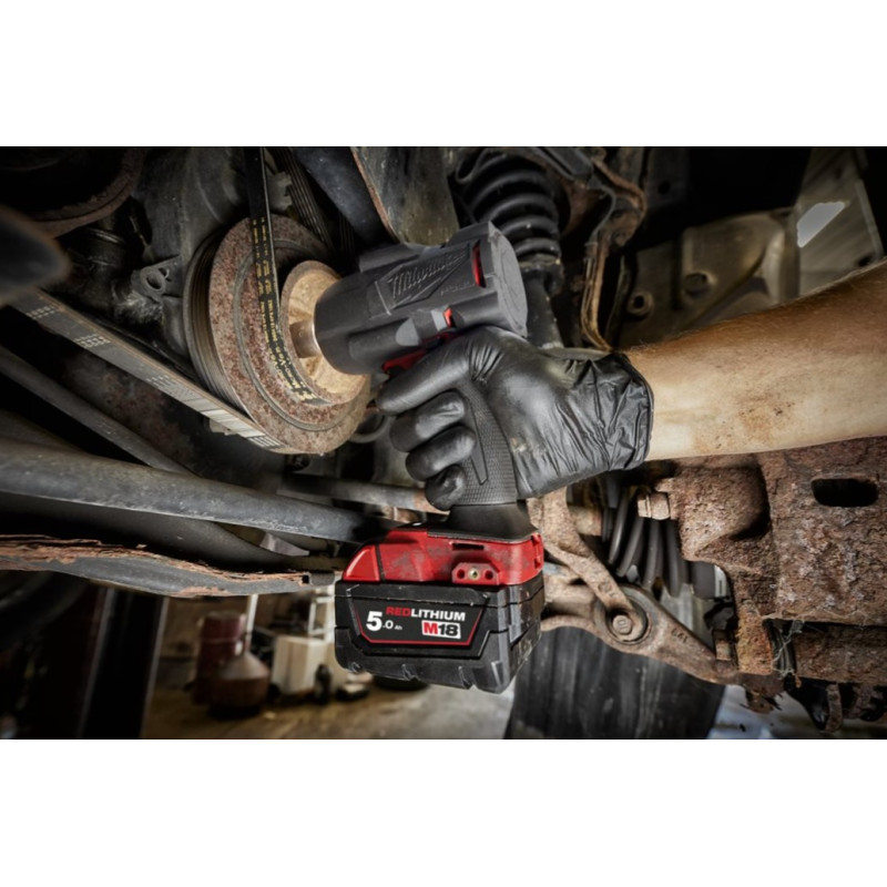 Гайковерт акумуляторний безщітковий 3/8'' MILWAUKEE, М18 FMTIW2F38-0X, 813Нм, з кільцем (каркас, кліпса для реміня, HDкейс)