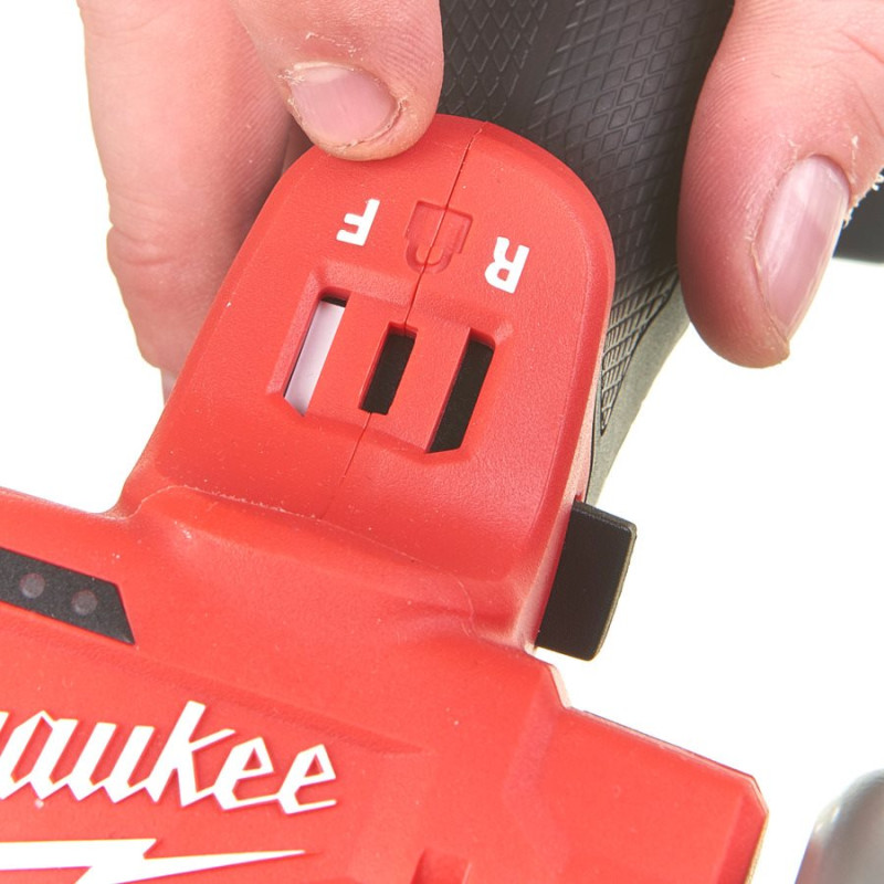 Шліфмашина універсальна відрізна акумуляторна безщіткова MILWAUKEE, M12 FCOT-422X, діаметр 76мм (зарядний пристрій С12 С, 1 х М1