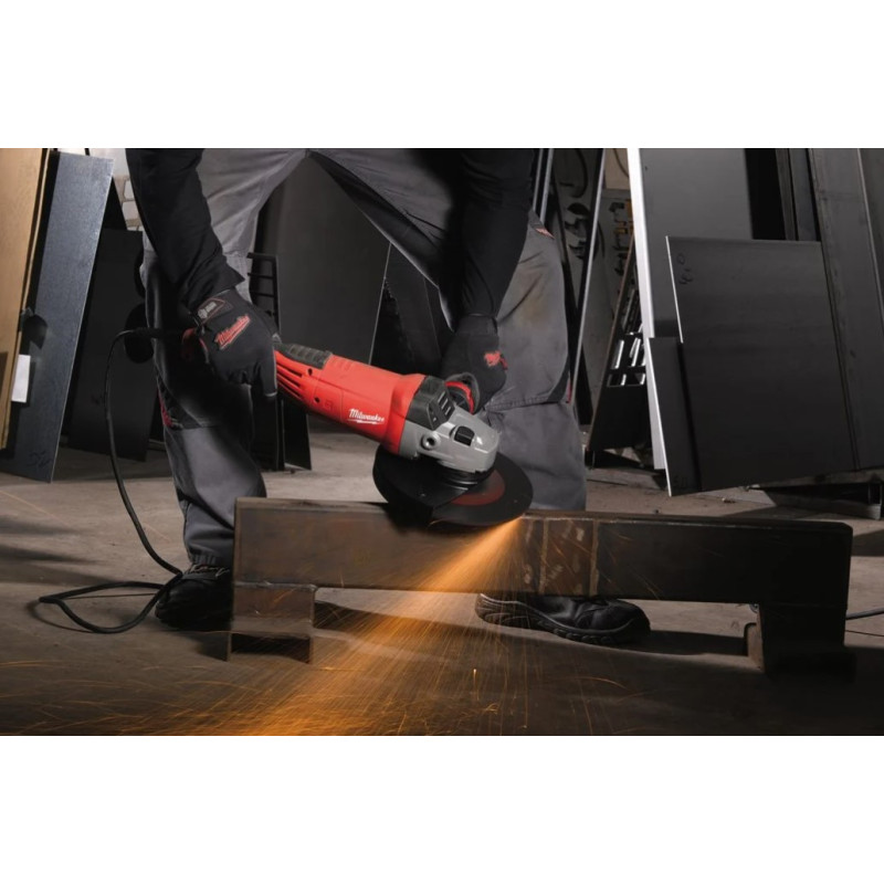 Шліфмашина кутова MILWAUKEE, AGV 22-180 E, 2200Вт, діаметр 180мм (захисний кожух, антивібраційна рукоять, опорна та притискна га