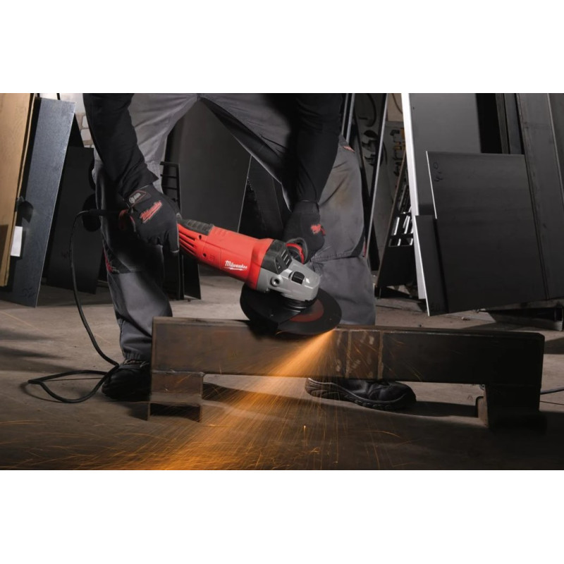 Шліфмашина кутова MILWAUKEE, AGV 22-230/DMS, 2200Вт, діаметр 230мм (захисний кожух, антивібраційна рукоять, опорна та притискна