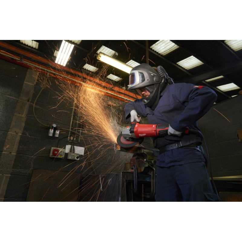 Шліфмашина кутова MILWAUKEE, AGVKB 24-230 EKX, 2400Вт, діаметр 230мм  (захисний кожух, антивібраційна рукоять, опорна та притиск