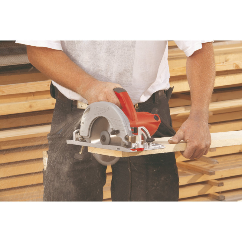 Пила ручна дискова циркулярна MILWAUKEE, CS 55, 1200Вт, діаметр 165мм (ключ, диск, пиловідвід, паралельний упор, картонне пакува