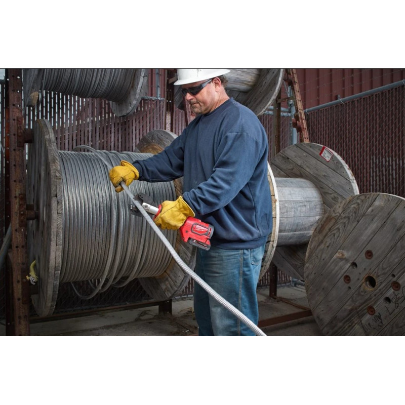 Кабелеріз гідравлічний акумуляторний MILWAUKEE, M18 ONEHCC-201C FSW (зарядний пристрій М12-18 С, 1 акумулятор М18 В2 2Аг, кліщі