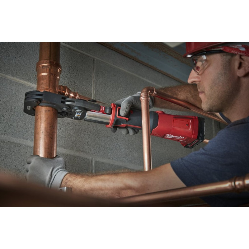 Обтискач гідравлічний акумуляторний для труб MILWAUKEE, M18 ONEBLHPT-302C (зарядний пристрій М12-18 FC, 2 акумулятори М18 НВ3 3А