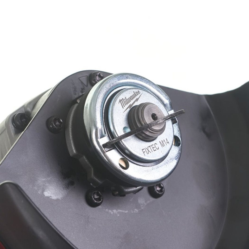 Шлифмашина угловая MILWAUKEE. AGV 13-125 XSPDEB KIT, 1250Вт, діаметр 125мм (захисний кожух, антивібраційна рукоять, опорна та пр