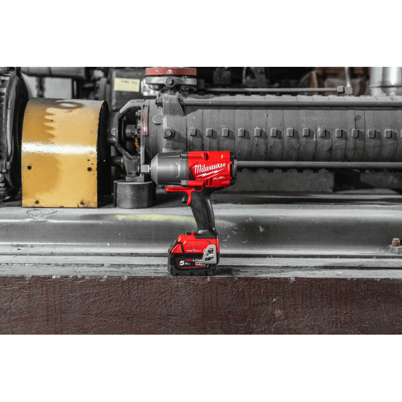 Гайковерт високомоментний MILWAUKEE 3/4" (2034Нм) M18 FUEL ONEFHIWF34-0 ONE-KEY (каркас)